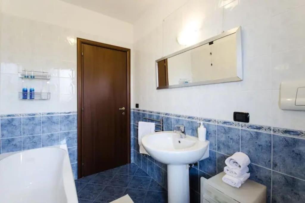 Casa Alpi 44 - Two Bedroom Flat With Huge Balcony Pescara Extérieur photo